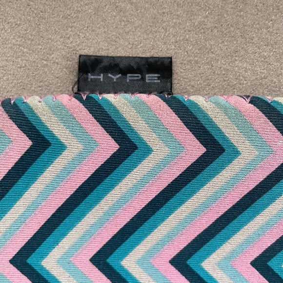 HYPE Tablet Case sleeve - 8” ⭐️ great condition! Multicolored - Picture 2 of 8